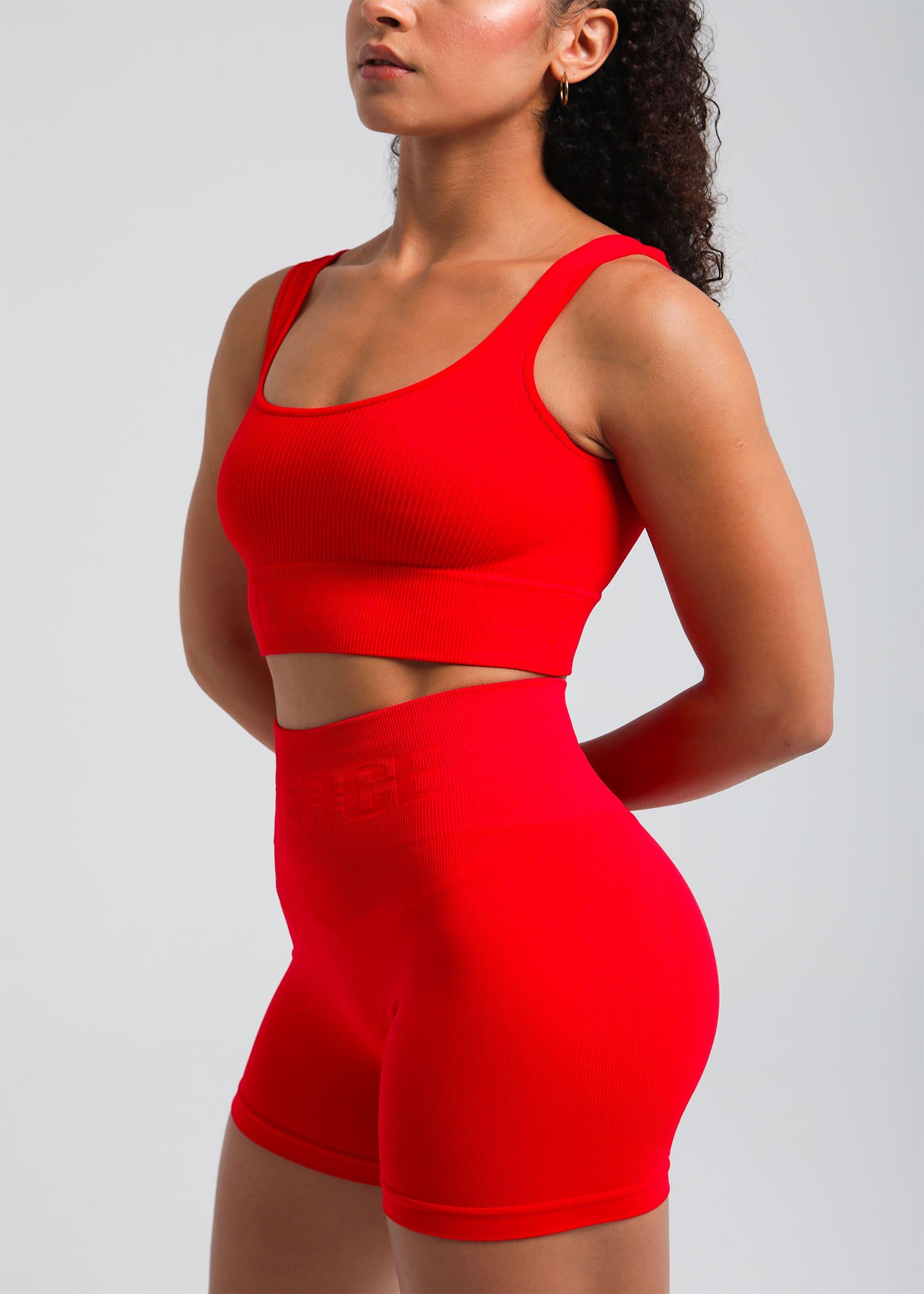 Ribbed seamless support bra in true red with built-in underband